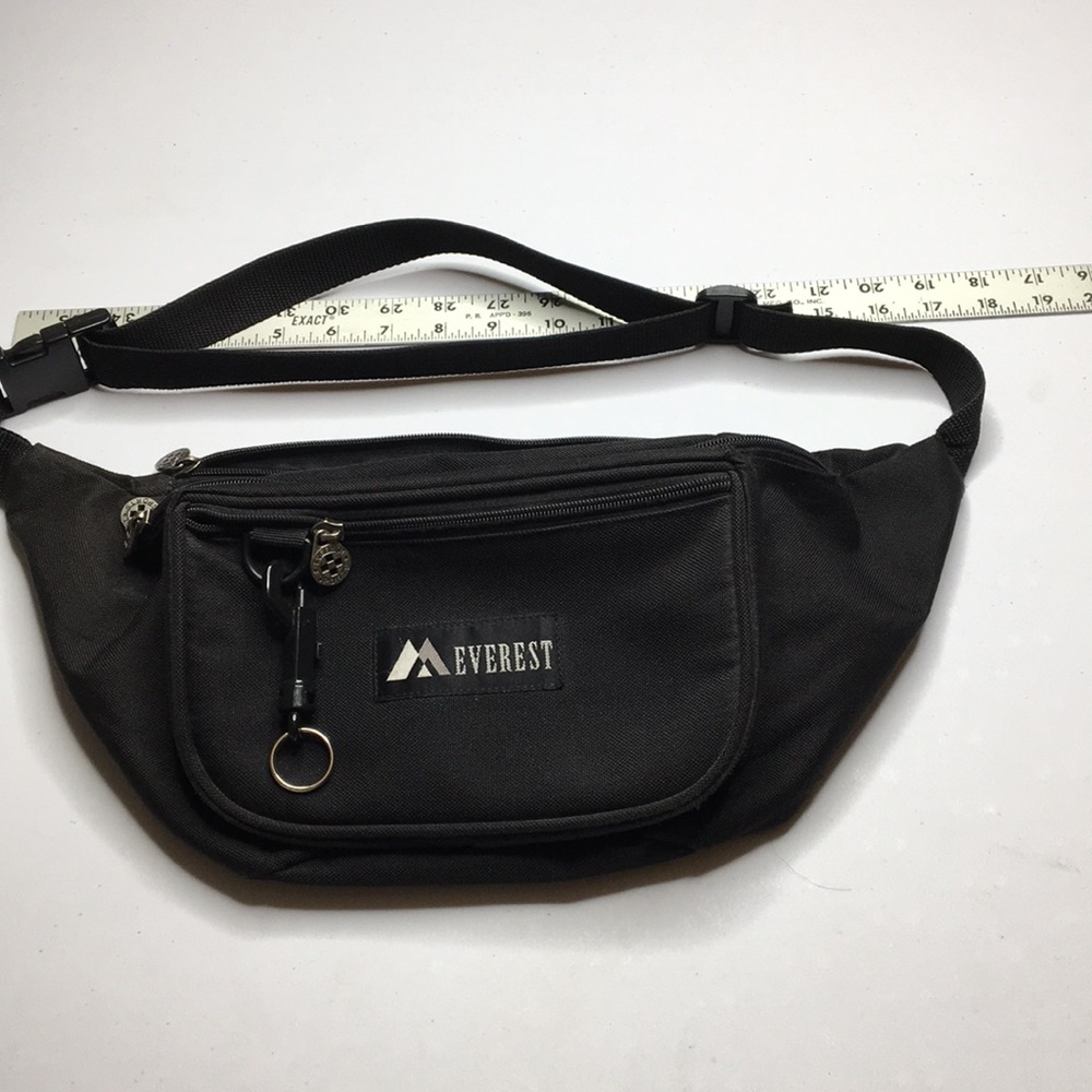 Three Pocket Everest Belt Bag. Black. Large